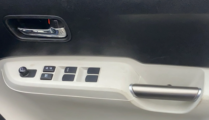 2019 Maruti IGNIS DELTA 1.2 AMT, Petrol, Automatic, 14,627 km, Driver Side Door Panels Control