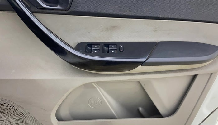 2017 Tata Tiago XTA PETROL, Petrol, Automatic, 50,338 km, Driver Side Door Panels Control