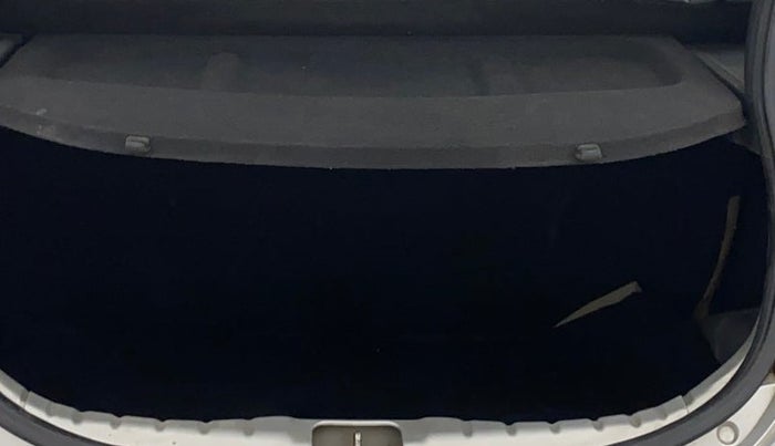 2015 Hyundai Eon MAGNA +, Petrol, Manual, 56,312 km, Boot Inside