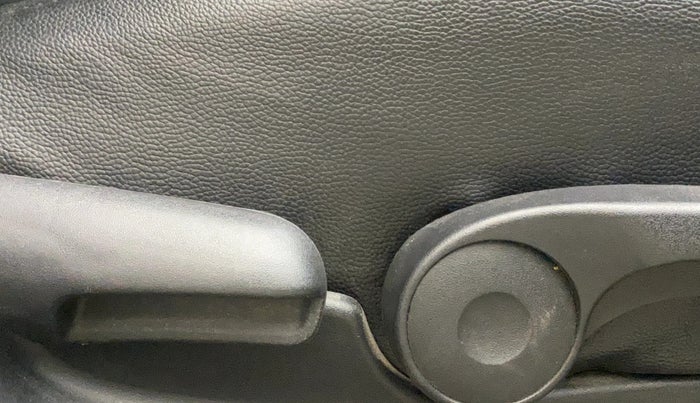 2019 Maruti Vitara Brezza ZDI PLUS AMT, Diesel, Automatic, 72,378 km, Driver Side Adjustment Panel