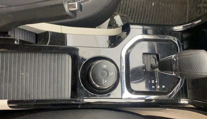 2022 Tata NEXON XZA PLUS (HS) PETROL, Petrol, Automatic, 25,883 km, Gear Lever