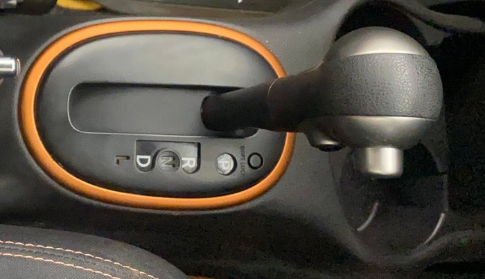 2018 Nissan Micra XL CVT, Petrol, Automatic, 29,595 km, Gear Lever