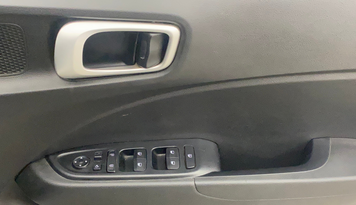 2021 Hyundai VENUE SX 1.0 TURBO IMT, Petrol, Manual, 36,448 km, Driver Side Door Panels Control