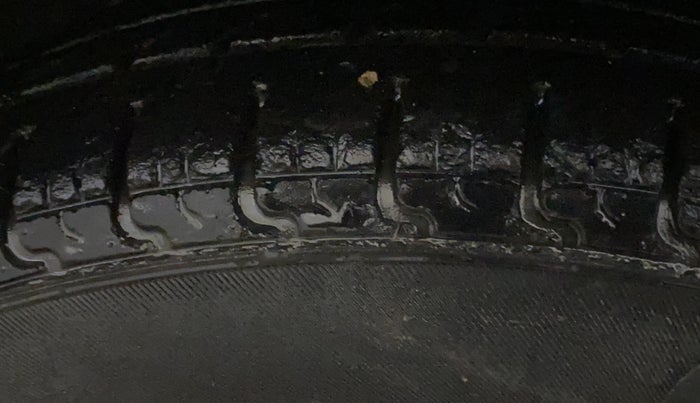 2017 Renault Kwid RXL, Petrol, Manual, 44,208 km, Left Front Tyre Tread