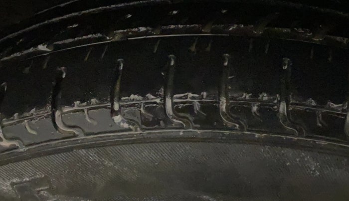 2017 Renault Kwid RXL, Petrol, Manual, 44,208 km, Left Rear Tyre Tread