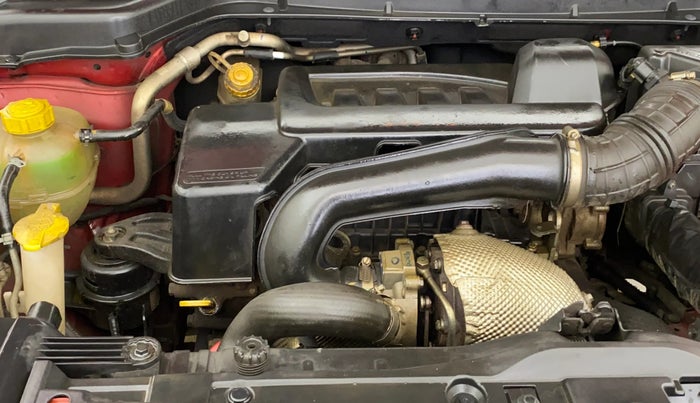 2019 Mahindra XUV300 W8 1.5 DIESEL, Diesel, Manual, 94,072 km, Engine View - Right