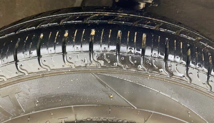 2014 Maruti Alto 800 LXI, Petrol, Manual, 38,460 km, Right Front Tyre Tread