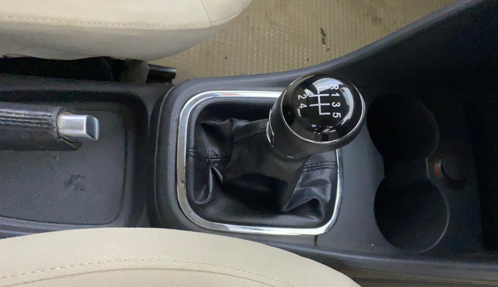 2013 Volkswagen Polo HIGHLINE DIESEL, Diesel, Manual, 52,206 km, Gear Lever