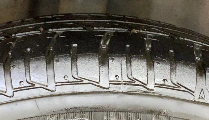 2013 Volkswagen Polo HIGHLINE DIESEL, Diesel, Manual, 52,206 km, Right Rear Tyre Tread