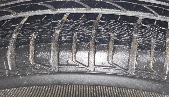 2017 Tata Tiago XT DIESEL, Diesel, Manual, 73,406 km, Right Front Tyre Tread