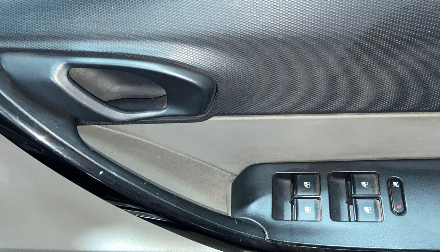 2017 Tata Tiago XT DIESEL, Diesel, Manual, 73,406 km, Driver Side Door Panels Control