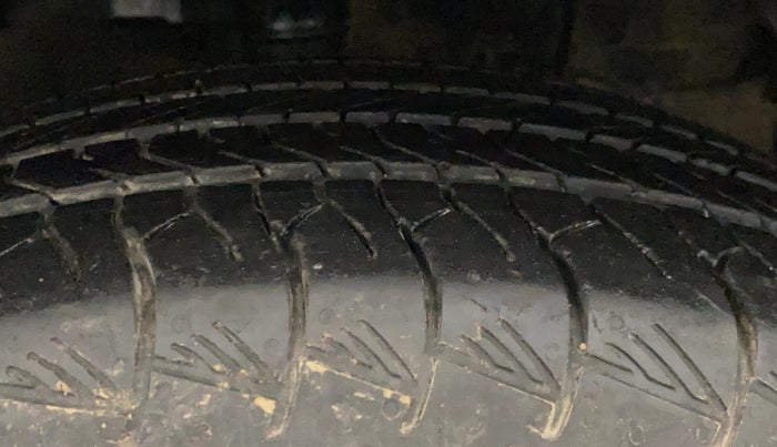 2023 Maruti Grand Vitara ZETA SMART HYBRID, Petrol, Manual, 28,620 km, Right Front Tyre Tread