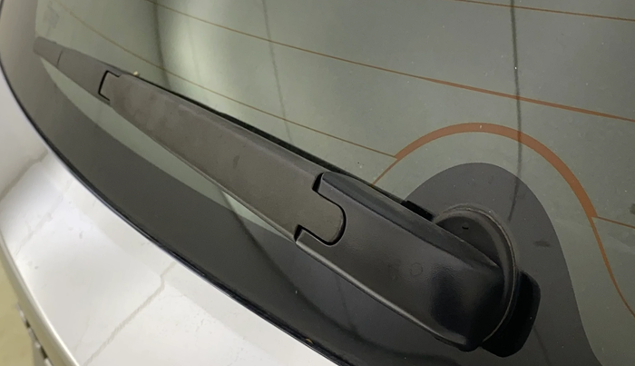 2015 Maruti Baleno ALPHA PETROL 1.2, CNG, Manual, 1,33,150 km, Rear Wiper