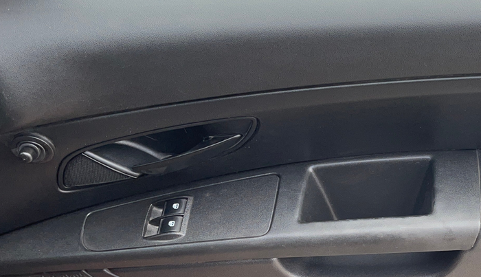 2015 Fiat Avventura ACTIVE 1.4, Petrol, Manual, 54,050 km, Driver Side Door Panels Control