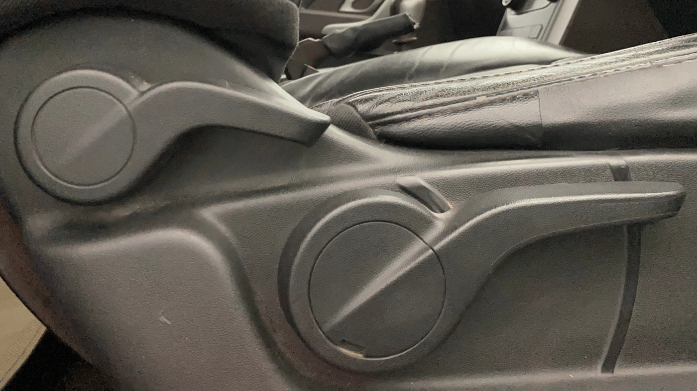 2014 Mahindra XUV500 W8, Diesel, Manual, 86,374 km, Driver Side Adjustment Panel