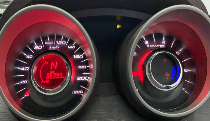 2014 Mahindra XUV500 W8, Diesel, Manual, 86,376 km, Odometer Image