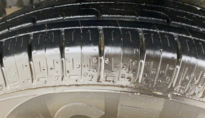 2016 Renault Kwid RXT 0.8, Petrol, Manual, 54,630 km, Left Front Tyre Tread