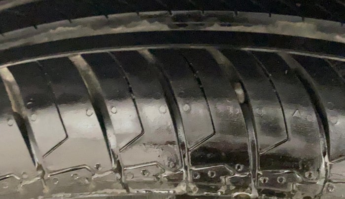 2016 Maruti Ertiga VXI CNG, CNG, Manual, 72,666 km, Right Rear Tyre Tread