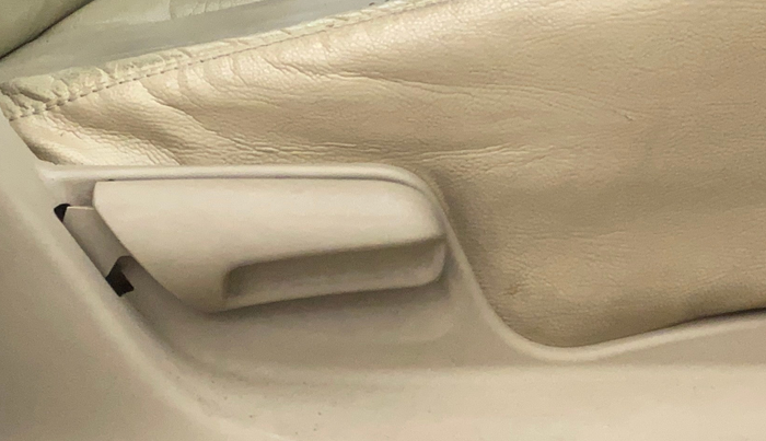 2016 Maruti Ertiga VXI CNG, CNG, Manual, 72,666 km, Driver Side Adjustment Panel