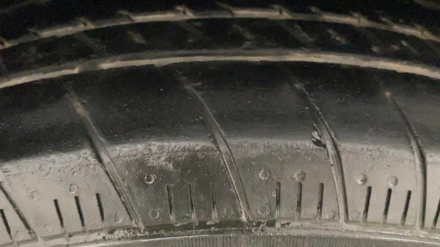 2016 Maruti Ertiga VXI CNG, CNG, Manual, 72,666 km, Left Front Tyre Tread