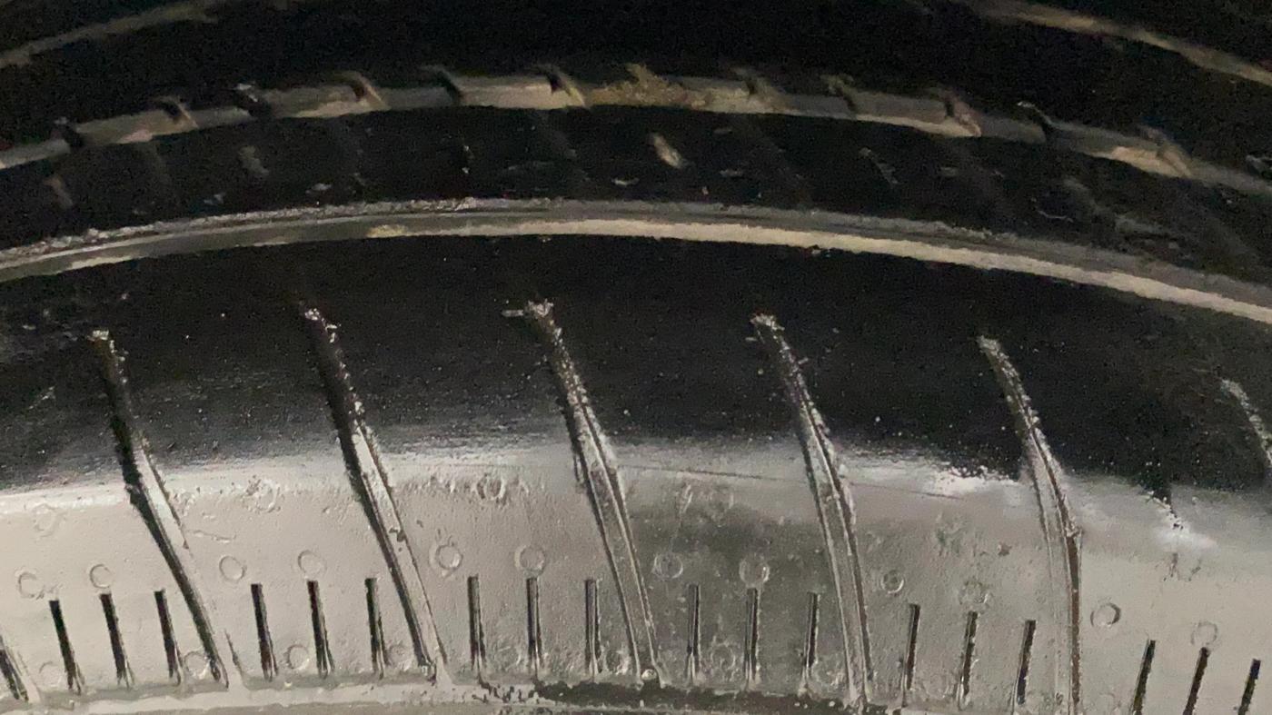 2016 Maruti Ertiga VXI CNG, CNG, Manual, 72,666 km, Right Front Tyre Tread