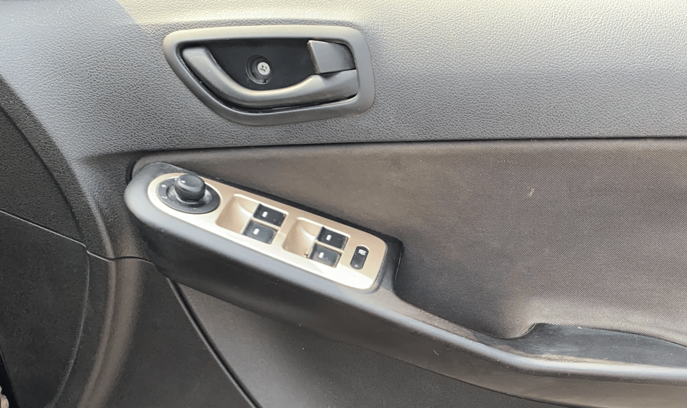 2014 Tata Zest XMA F-TRONIC DIESEL, Diesel, Automatic, 1,36,243 km, Driver Side Door Panels Control