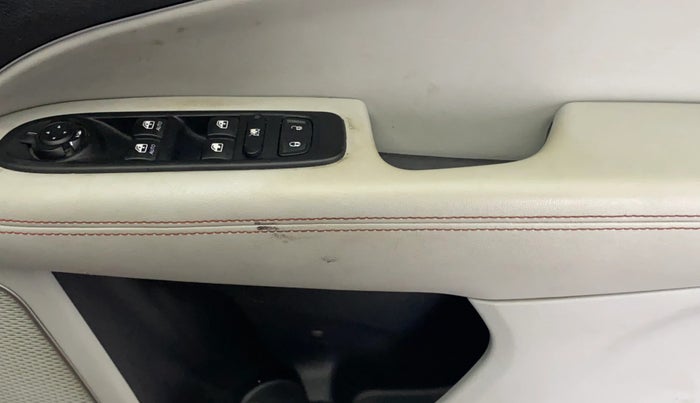 2017 Jeep Compass LIMITED 1.4 PETROL AT, Petrol, Automatic, 88,409 km, Driver Side Door Panels Control