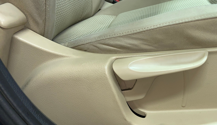 2017 Volkswagen Polo HIGHLINE1.2L, Petrol, Manual, 44,113 km, Driver Side Adjustment Panel