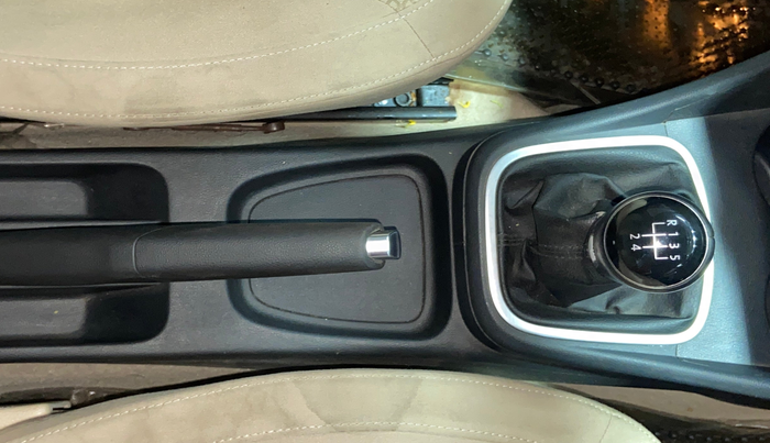 2017 Volkswagen Polo HIGHLINE1.2L, Petrol, Manual, 44,113 km, Gear Lever