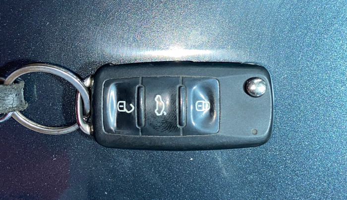 2017 Volkswagen Polo HIGHLINE1.2L, Petrol, Manual, 44,113 km, Key Close Up