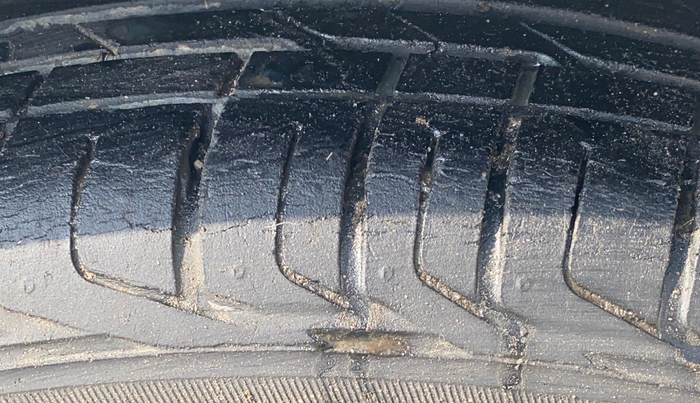 2016 Ford Ecosport TITANIUM 1.5L DIESEL, Diesel, Manual, 1,39,123 km, Left Rear Tyre Tread