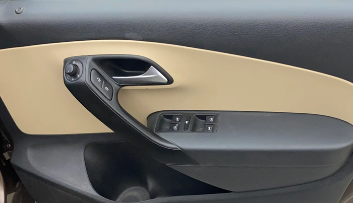 2017 Volkswagen Polo HIGHLINE1.2L, Petrol, Manual, 72,534 km, Driver Side Door Panels Control