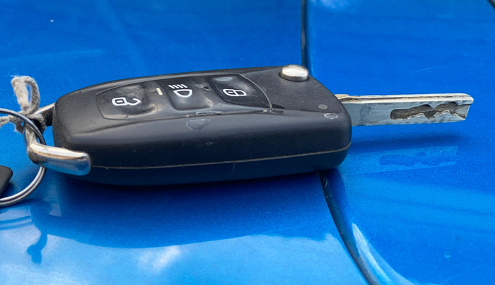 2018 Tata NEXON XT PETROL, Petrol, Manual, 56,007 km, Key Close Up