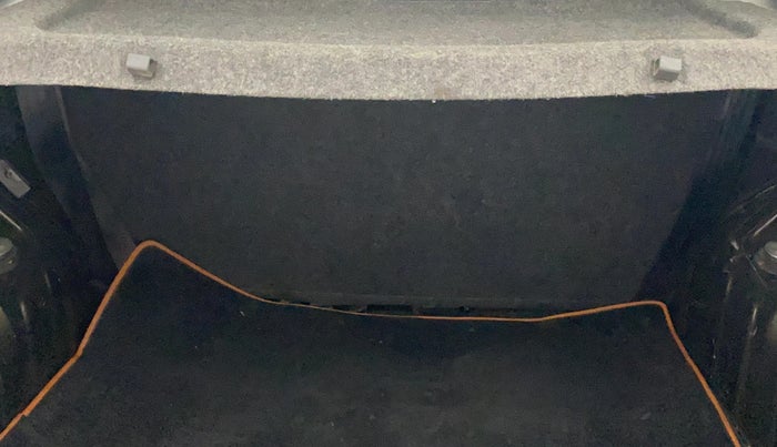 2017 Renault Kwid CLIMBER 1.0 AMT, Petrol, Automatic, 60,304 km, Boot Inside