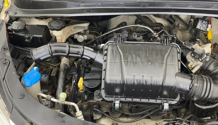 2013 Hyundai i10 MAGNA 1.1, Petrol, Manual, 1,04,127 km, Engine View - Right