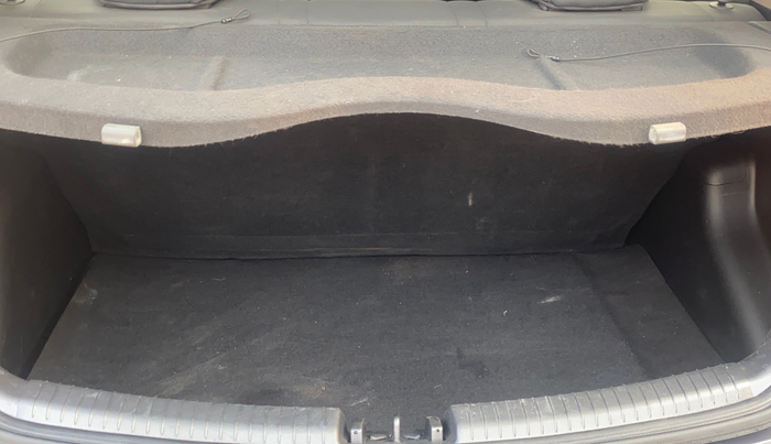 2016 Hyundai Grand i10 ASTA AT 1.2 KAPPA VTVT, Petrol, Automatic, 46,393 km, Boot Inside