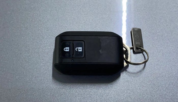 2019 Maruti Baleno ZETA PETROL 1.2, Petrol, Manual, 68,112 km, Key Close Up