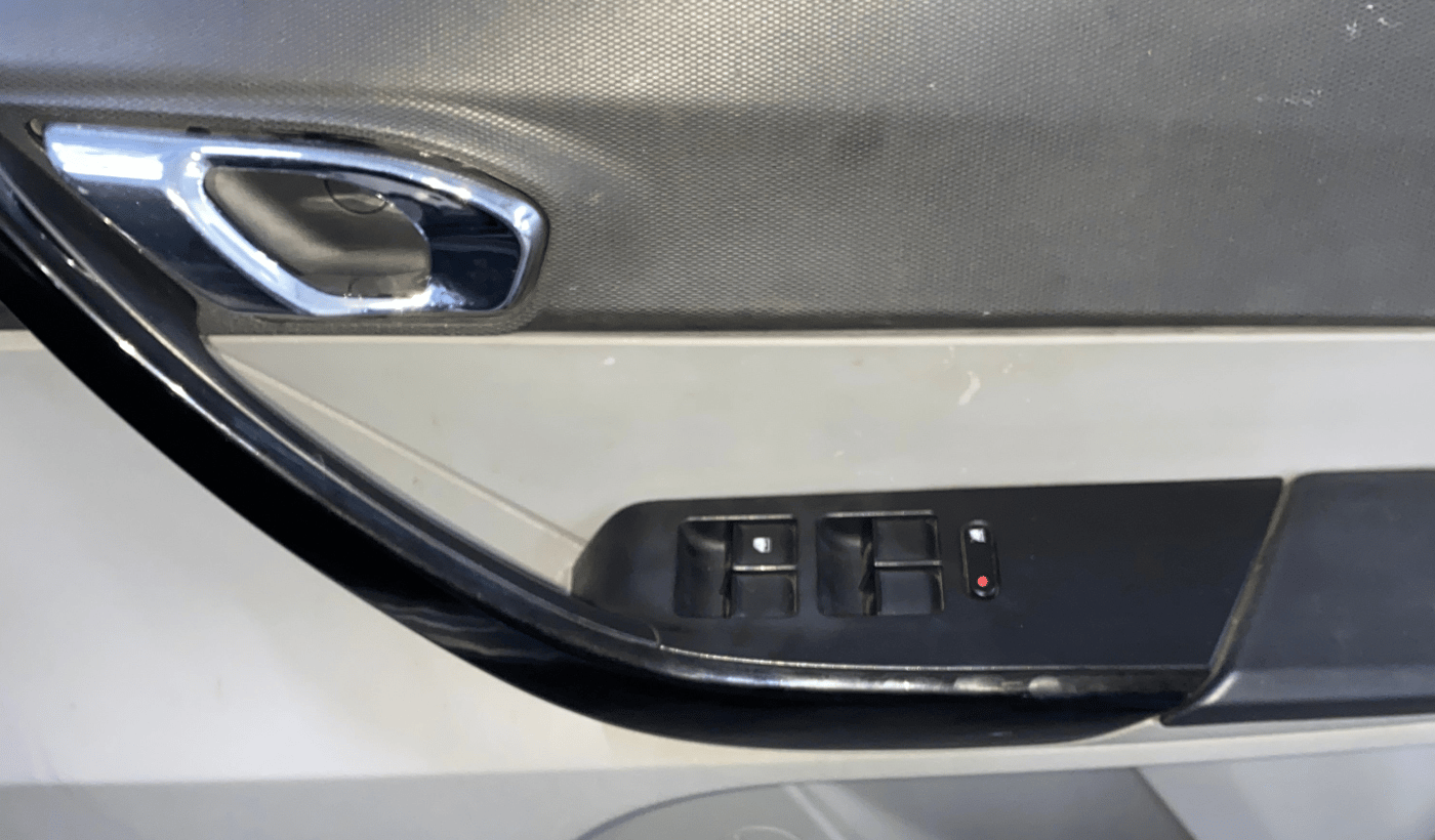 2020 Tata Tiago XZA PLUS PETROL, Petrol, Automatic, 35,269 km, Driver Side Door Panels Control