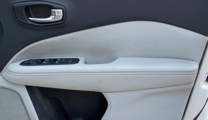 2019 Jeep Compass LIMITED 2.0 DIESEL, Diesel, Manual, 80,600 km, Driver Side Door Panels Control