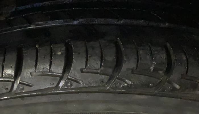 2016 Maruti Baleno DELTA PETROL 1.2, Petrol, Manual, 62,950 km, Left Rear Tyre Tread