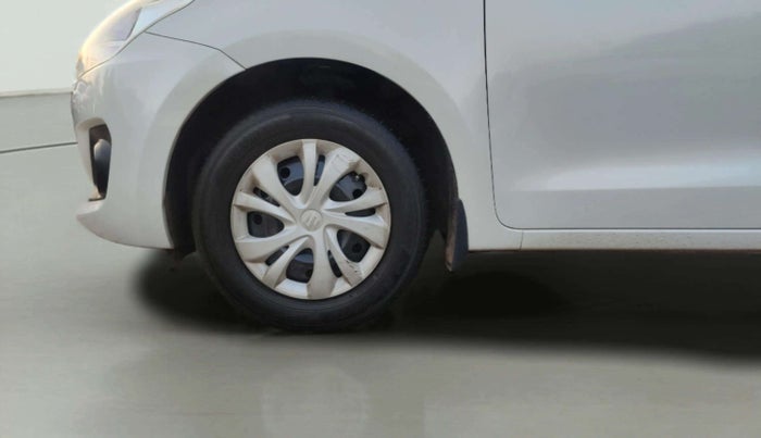 2020 Maruti Swift VXI AMT, Petrol, Automatic, 68,209 km, Left Front Wheel
