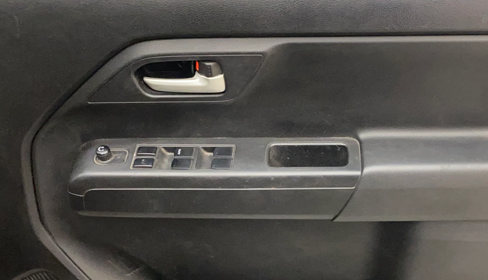 2019 Maruti New Wagon-R VXI 1.0, Petrol, Manual, 34,056 km, Driver Side Door Panels Control