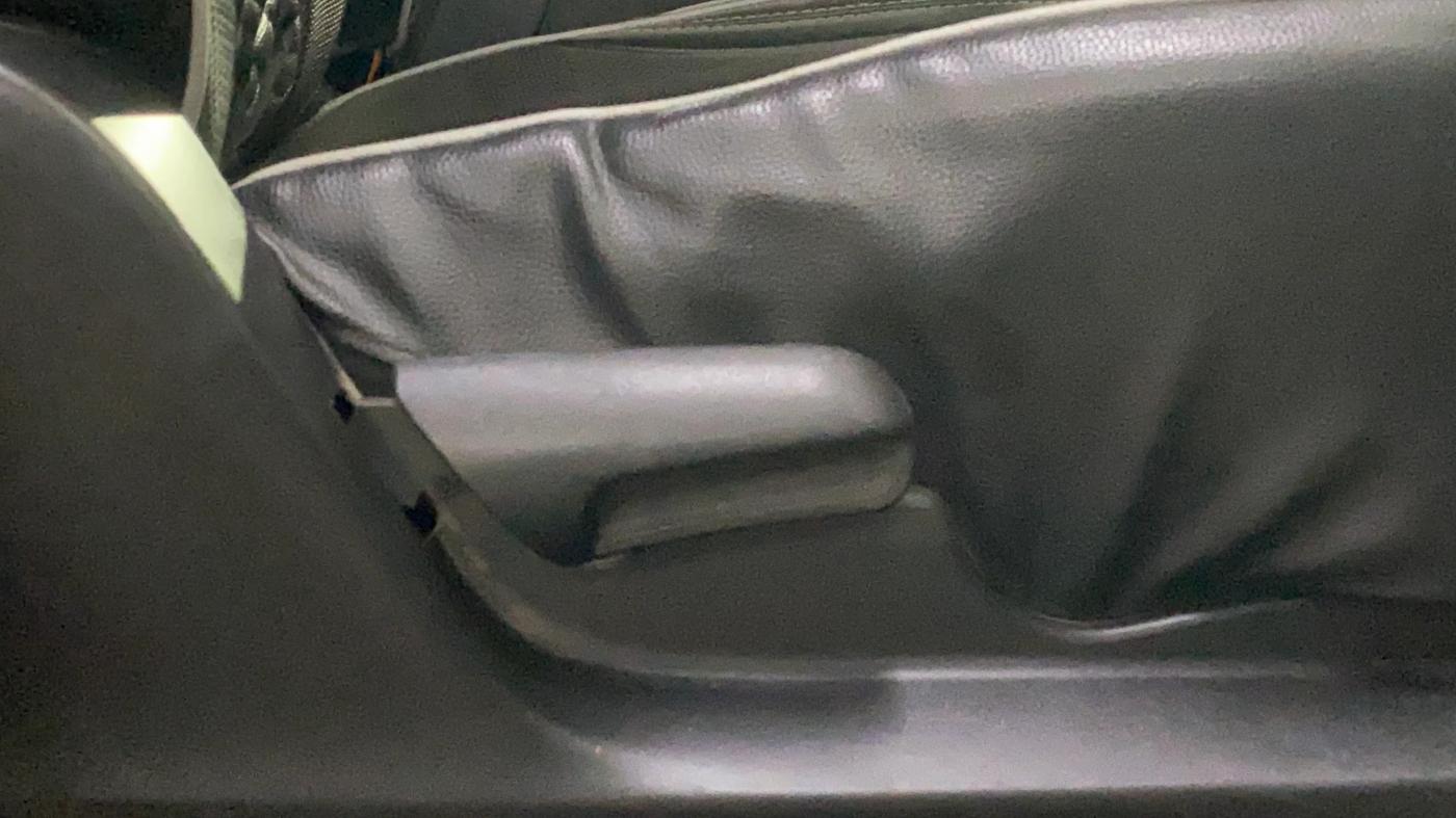 2019 Maruti Celerio X VXI, Petrol, Manual, 42,502 km, Driver Side Adjustment Panel