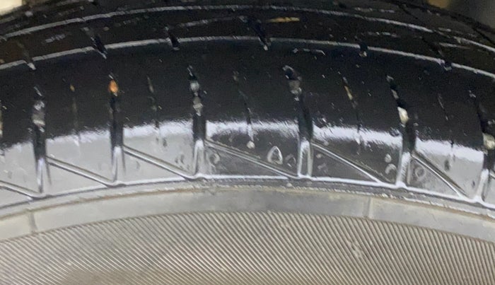 2016 Maruti Alto 800 LXI, Petrol, Manual, 70,174 km, Right Rear Tyre Tread