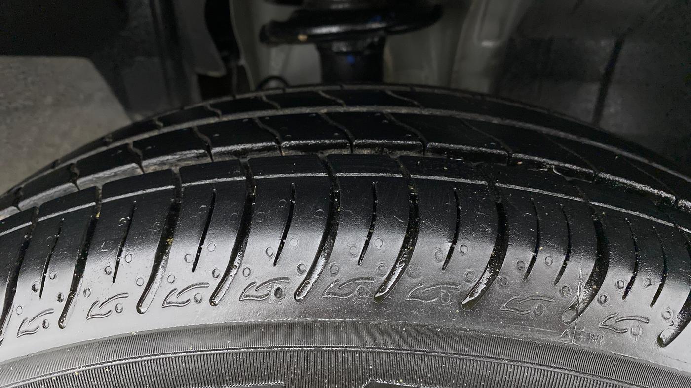 2022 Renault TRIBER RXZ, Petrol, Manual, 3,029 km, Right Front Tyre Tread