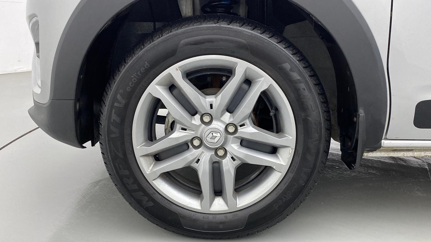2022 Renault TRIBER RXZ, Petrol, Manual, 3,029 km, Left Front Wheel