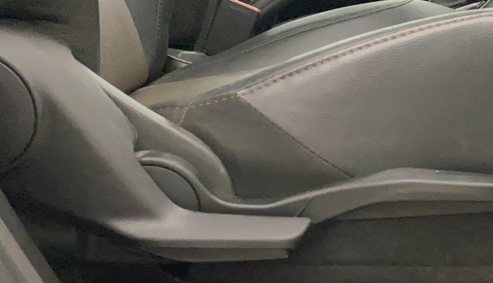 2024 Toyota URBAN CRUISER HYRYDER V HYBRID, Hybrid, Automatic, 14,033 km, Driver Side Adjustment Panel