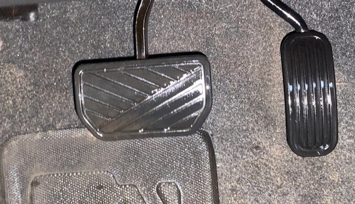 2024 Toyota URBAN CRUISER HYRYDER V HYBRID, Hybrid, Automatic, 14,033 km, Pedals