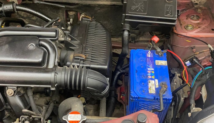 2017 Renault Kwid 1.0 RXL 02 Anniversary Edition, Petrol, Manual, 70,384 km, Engine View - Left