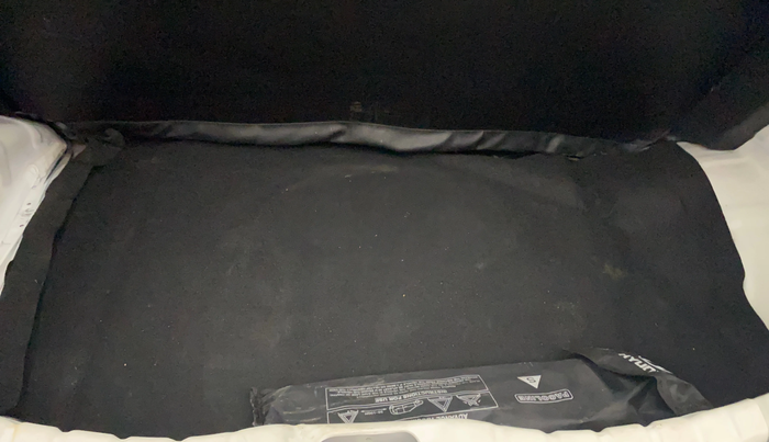 2018 Hyundai Eon ERA +, Petrol, Manual, 37,944 km, Boot Inside